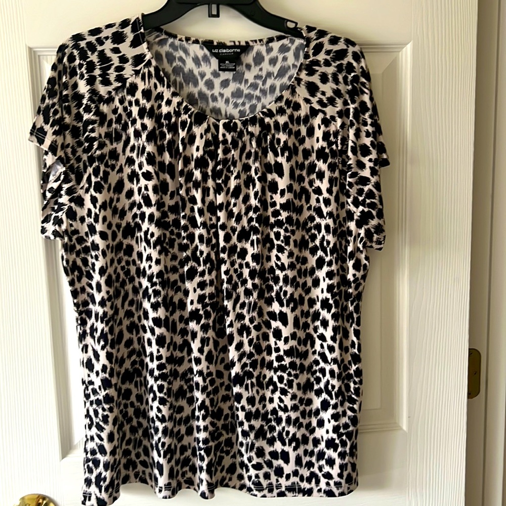 Liz Claiborne XL Animal Print in Black&Cream colors. Pleated in front at neck.